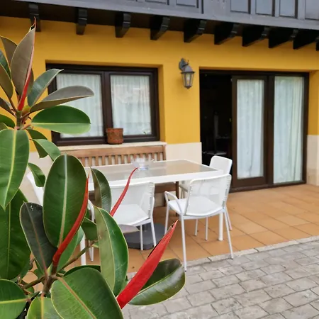 Casa La Carrera - Casas De Picos *